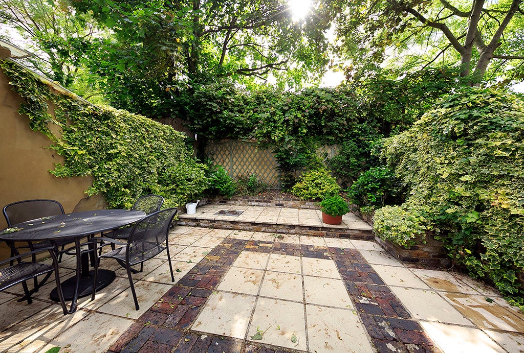 House Houblon Road in Greater London