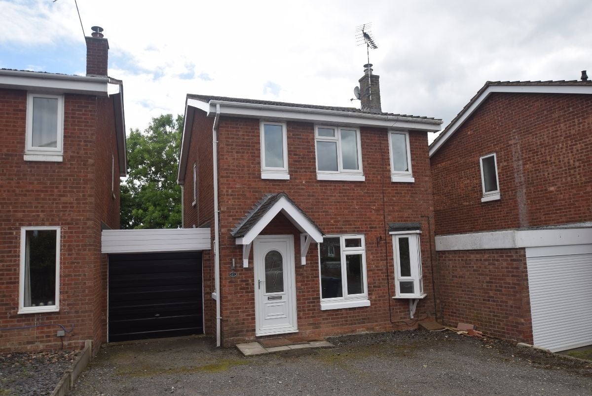 House Knightley Way in Stafford