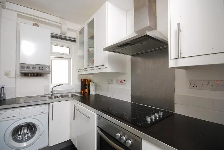 Flat Cameron Place in Greater London