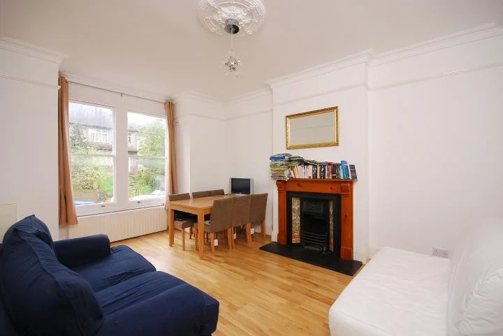 Flat Cameron Place in Greater London