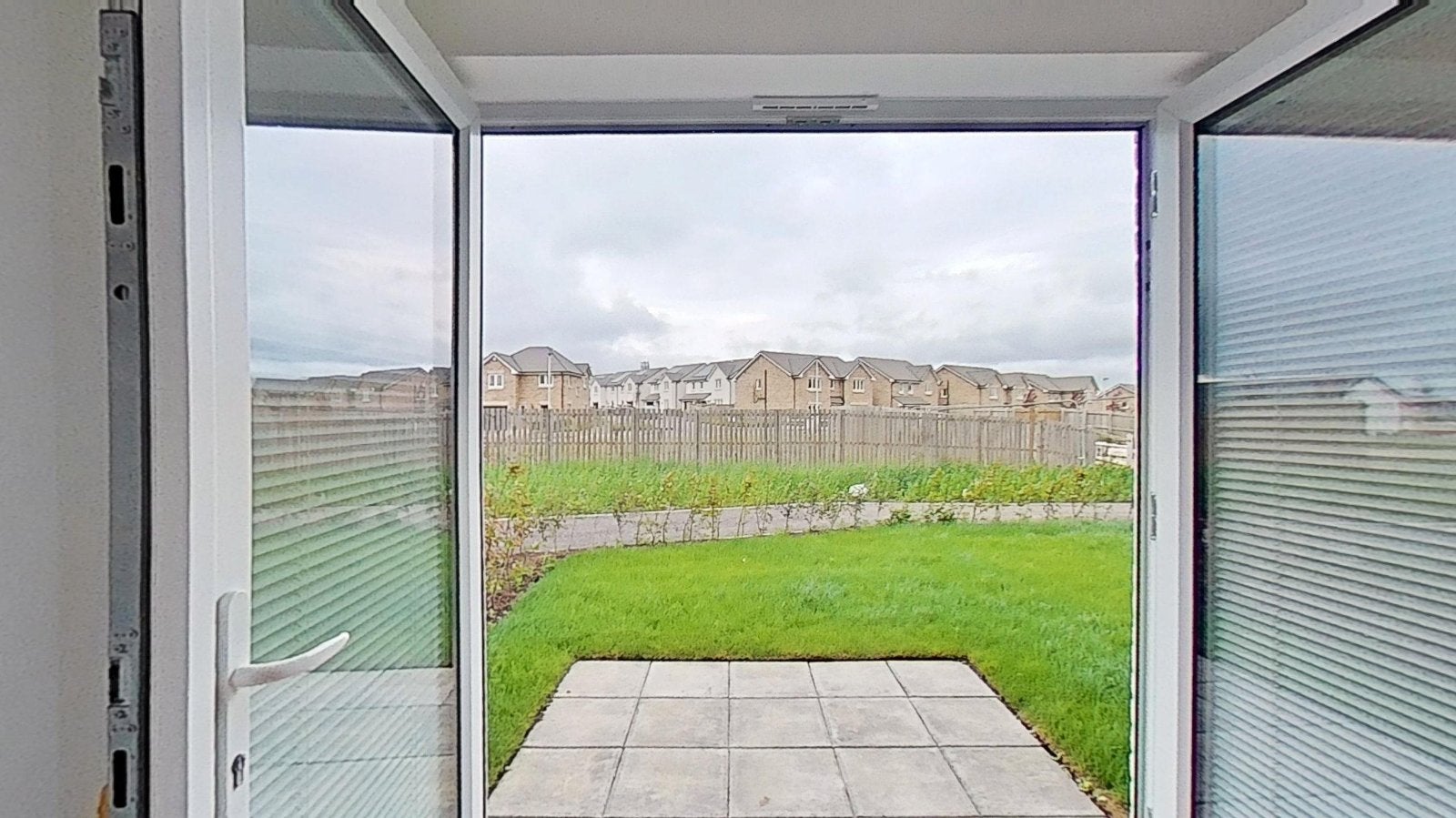 Flat Berry Place in Greater London