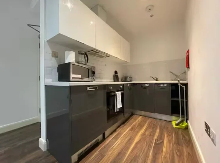 Room Curtain Road in Greater London