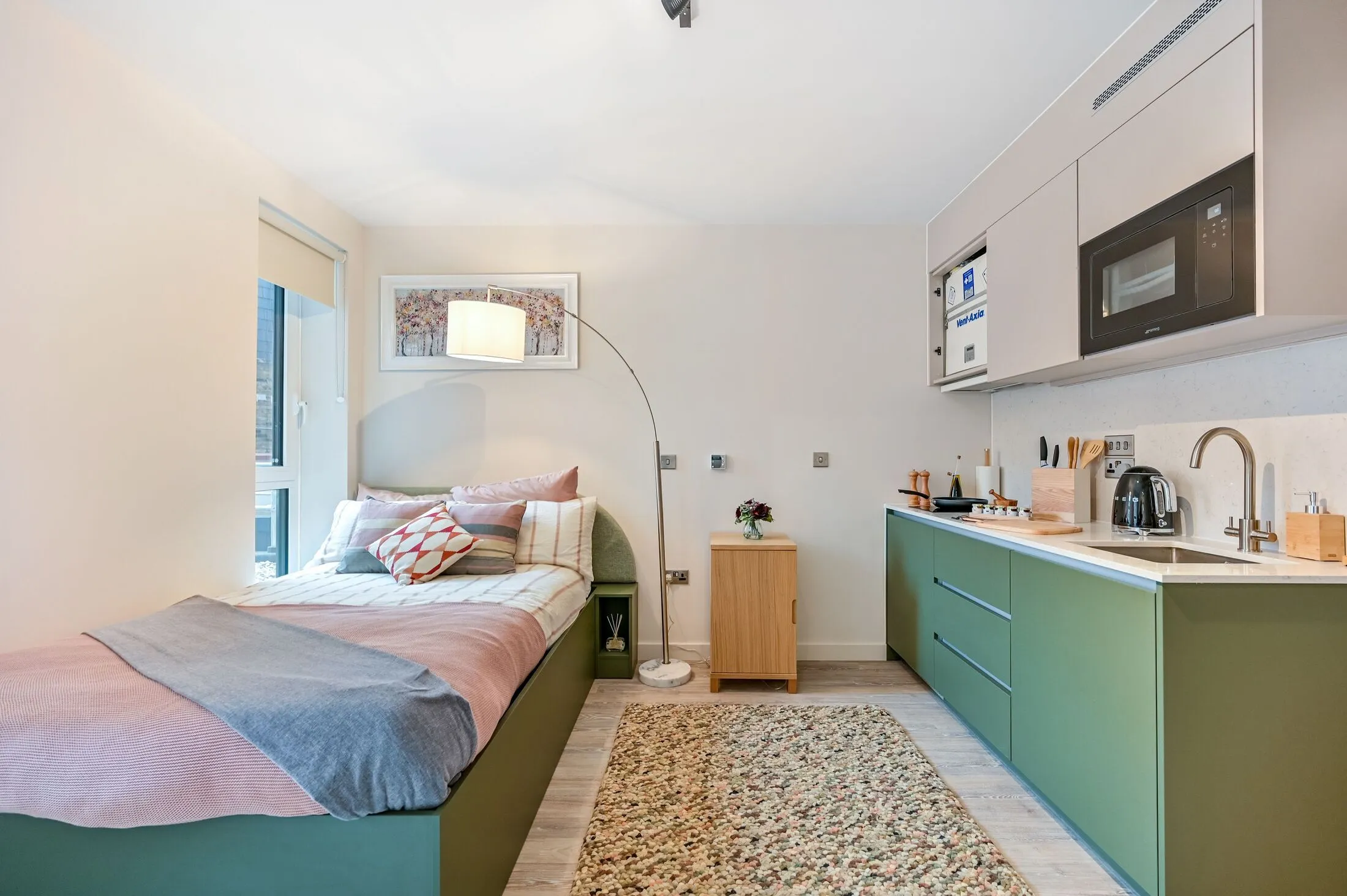 Room Castle Street in Greater London