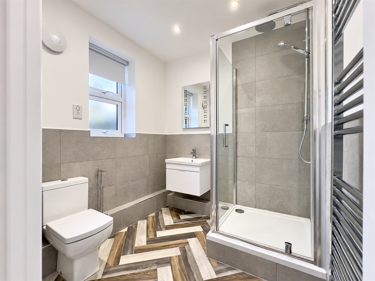 Flat Riverside Close in Greater London