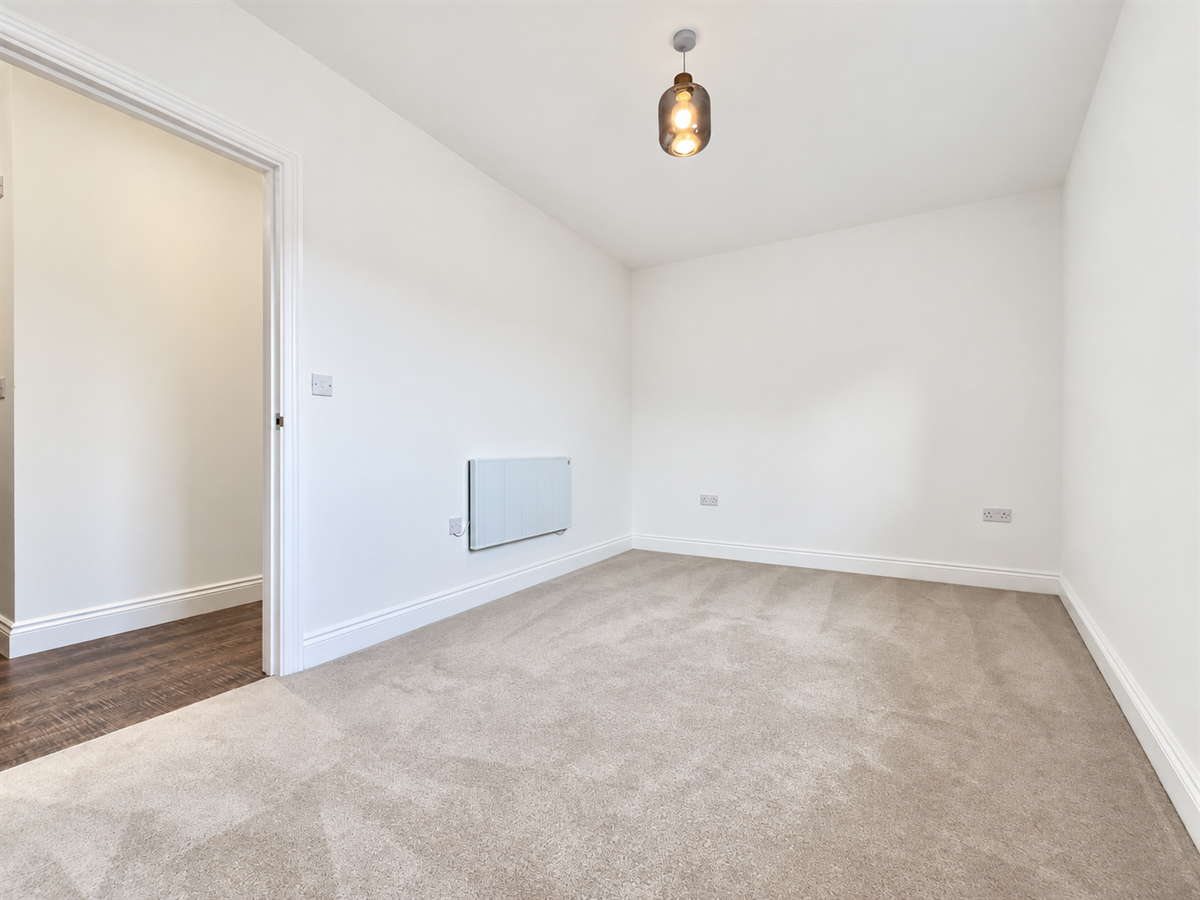 Flat Riverside Close in Greater London