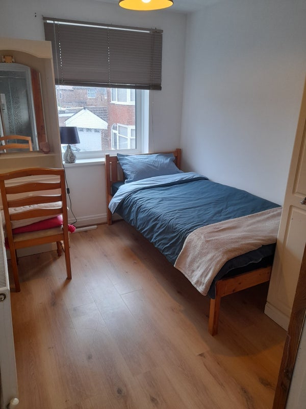 Room Tenby Avenue in Trafford