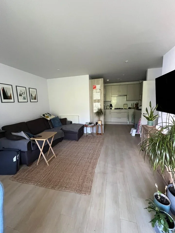 Room Woodford Road in Watford