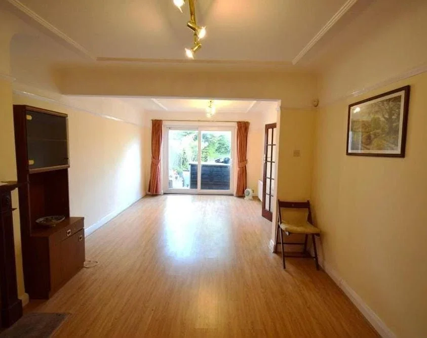 Room Rocklands Drive in Greater London