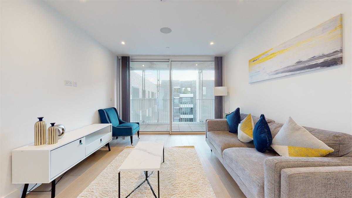 Flat Tannery Square in Greater London