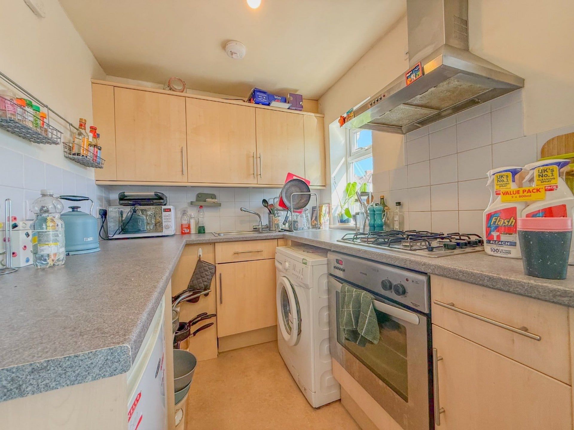 Flat Redcatch Road in Bristol