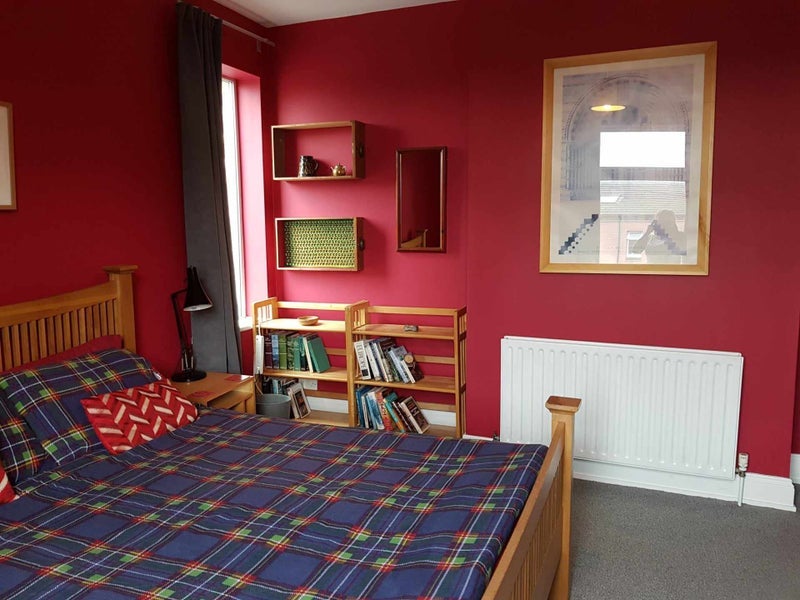 Room Moorfield Road in Leeds