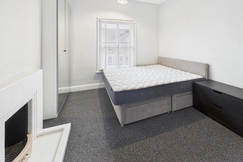 Room Victoria Road in Tamworth