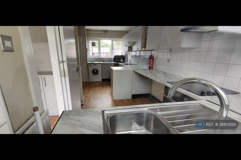 Room Caledonia Road in Borough of Spelthorne