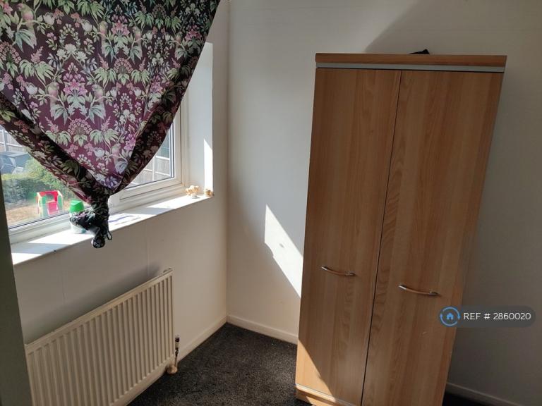 Room Caledonia Road in Borough of Spelthorne