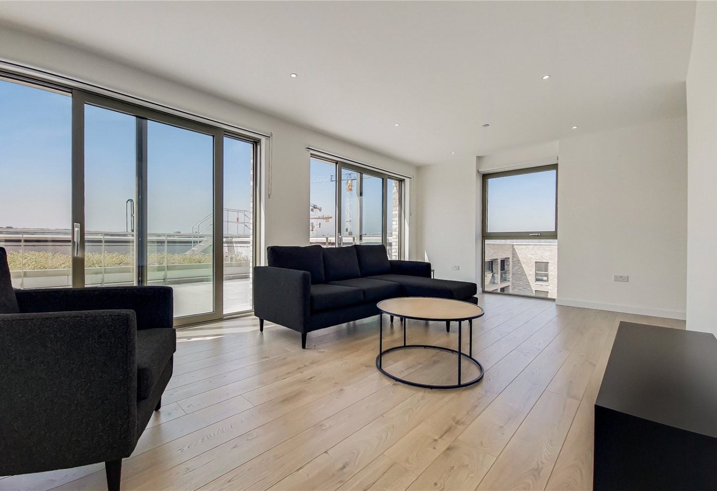 Flat Atlantis Avenue in Greater London