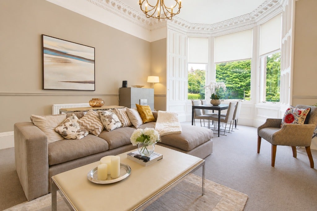 Flat Glencairn Crescent in City of Edinburgh
