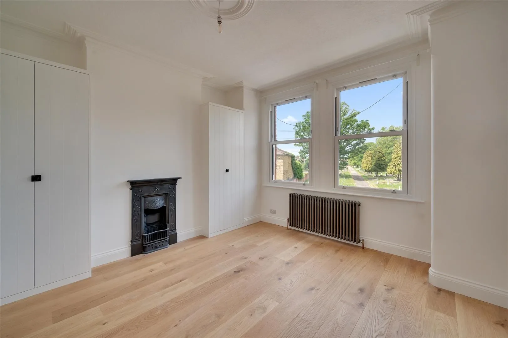 Flat Roundwood Road in Greater London