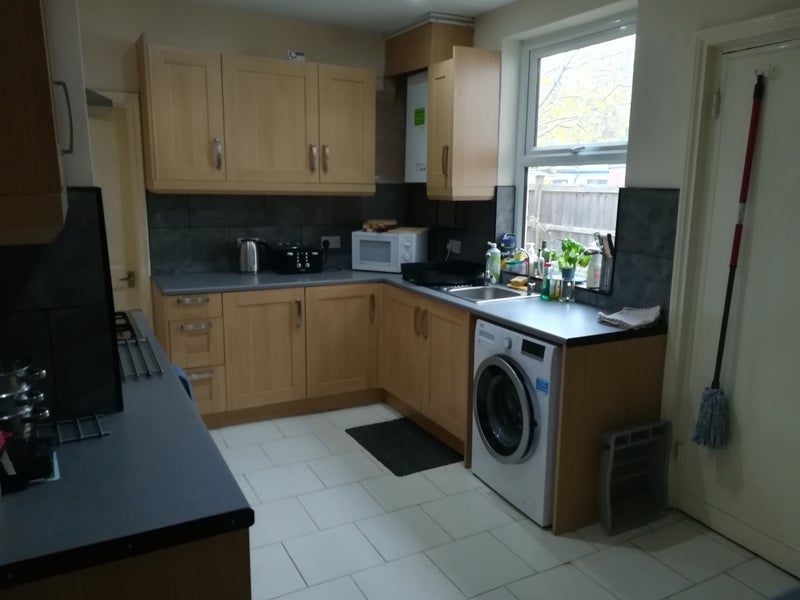 Room Waldeck Road in Nottingham