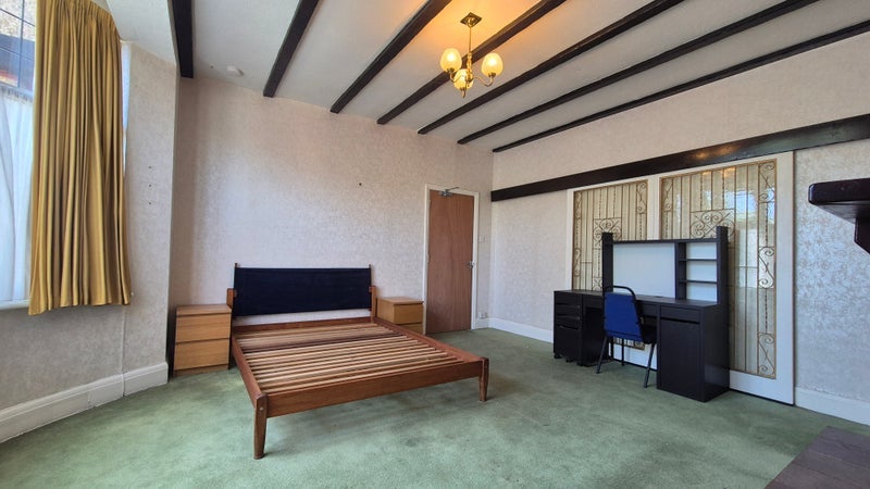 Room Green Lanes in Greater London