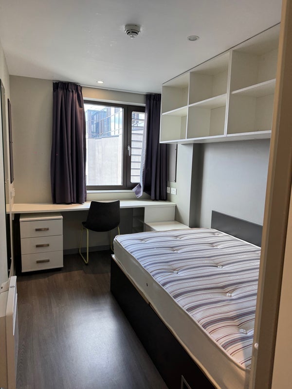 Room Grainger Street in Newcastle upon Tyne