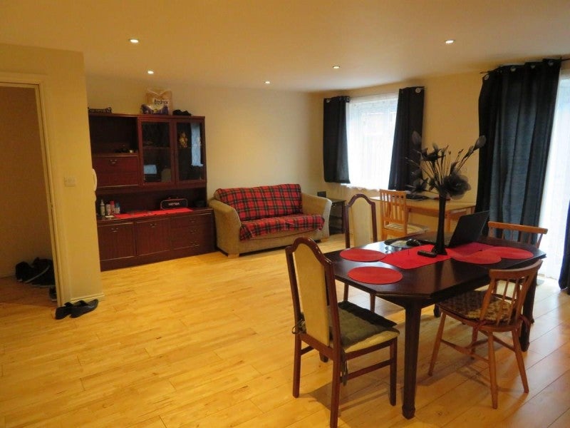 Flat Paston Lane in Peterborough