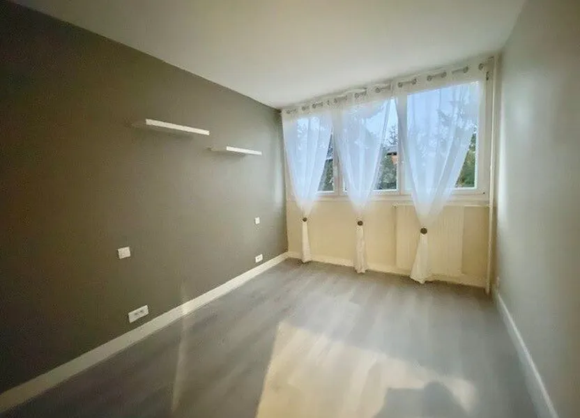 Flat Rue de Frépillon in Méry-sur-Oise
