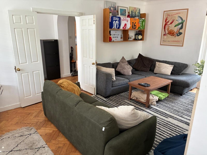 Room Mantilla Road in Greater London