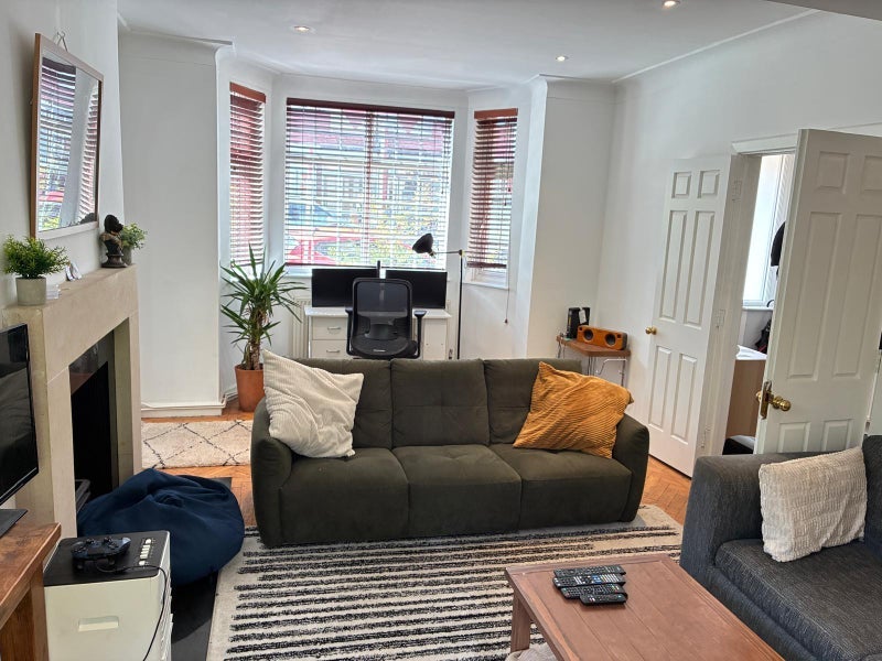 Room Mantilla Road in Greater London