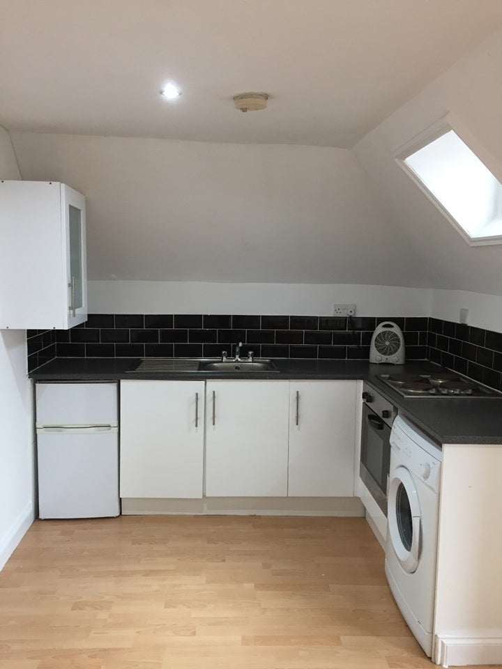 Flat Aylward Road in Greater London