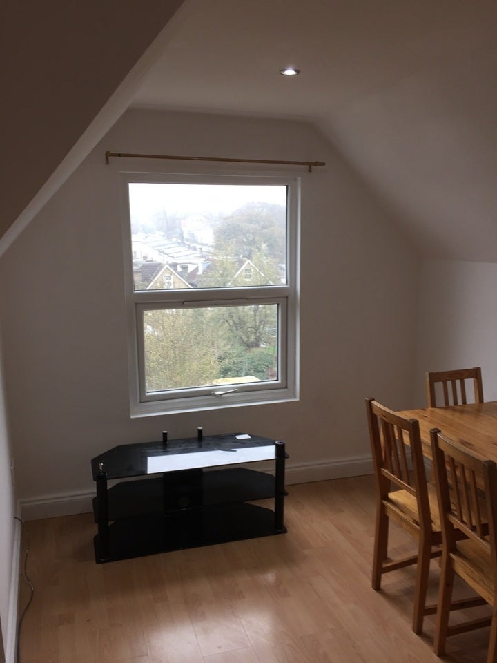 Flat Aylward Road in Greater London