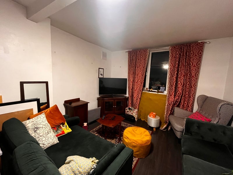 Flat Boveney Road in Greater London