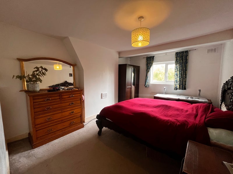 Flat Boveney Road in Greater London