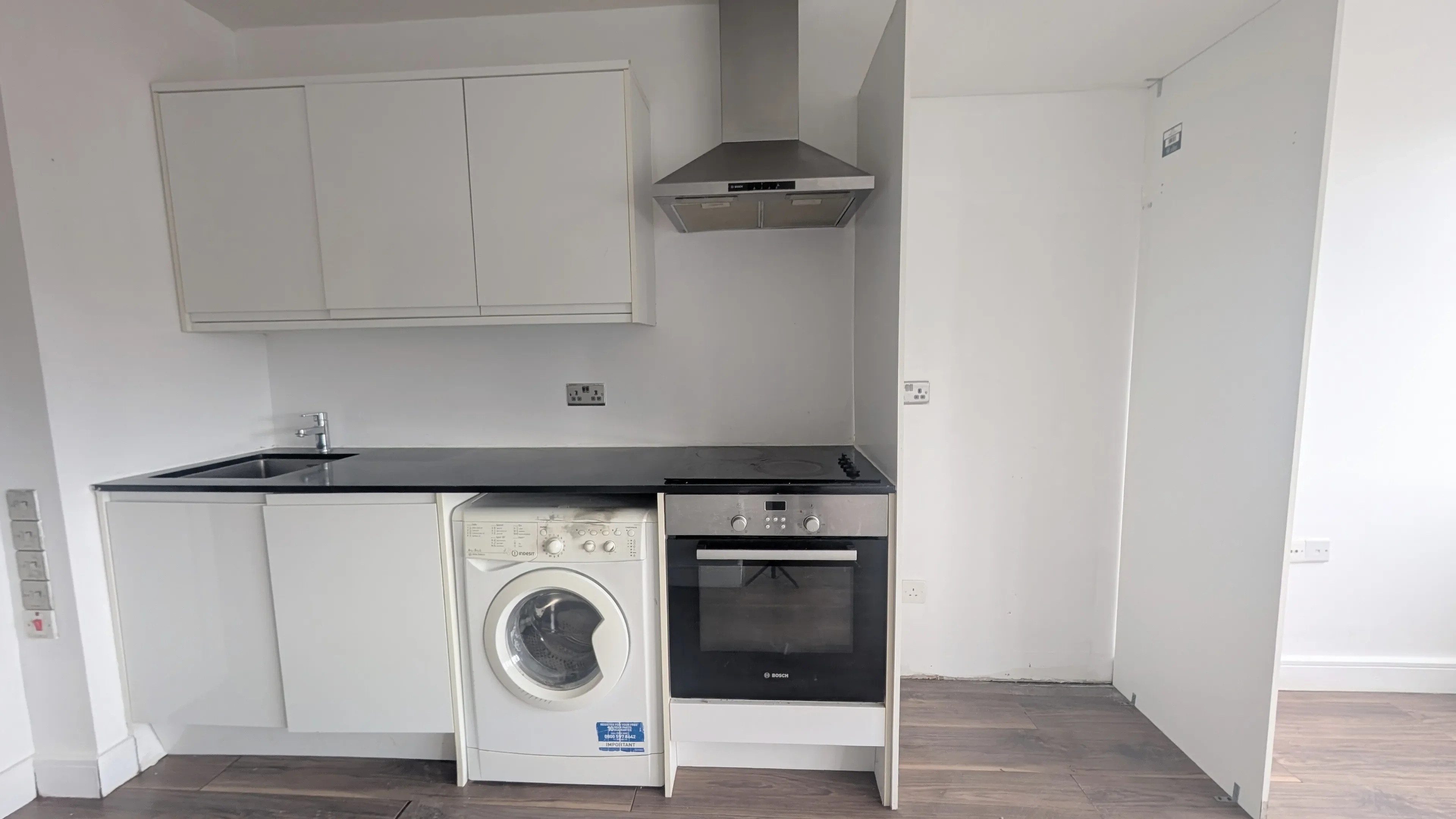 Flat Elmgrove Road in Greater London
