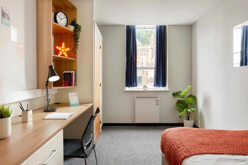Room Victoria Street in Bristol