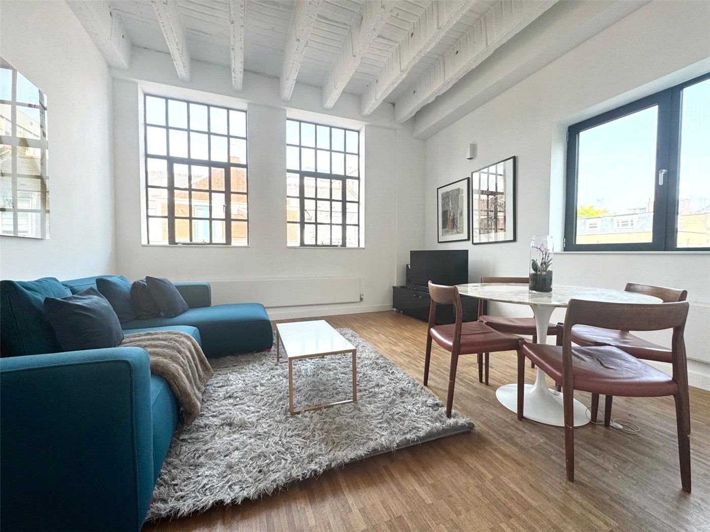 Flat Leather Lane in Greater London