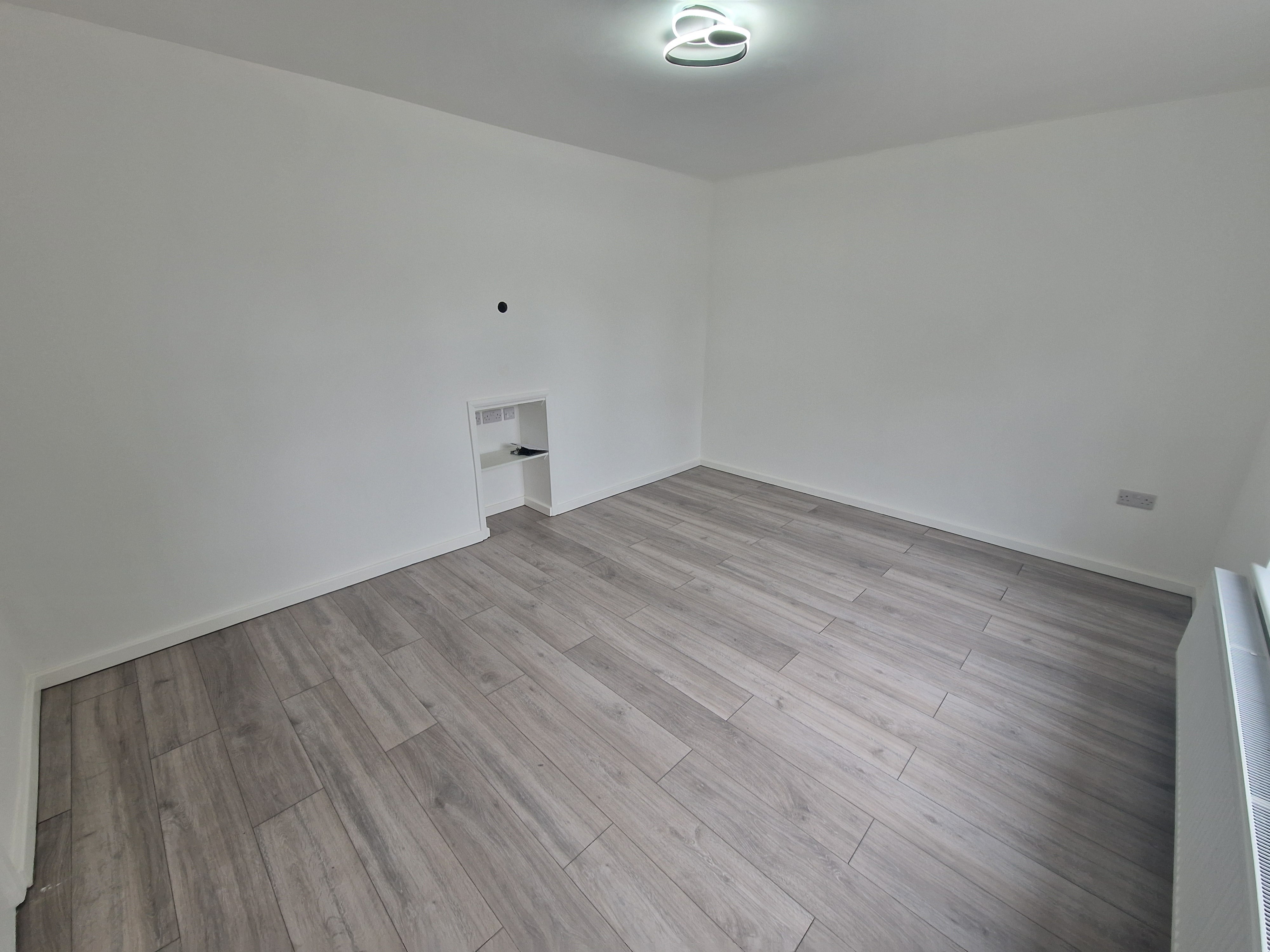 Flat Holyrood Crescent in St Albans