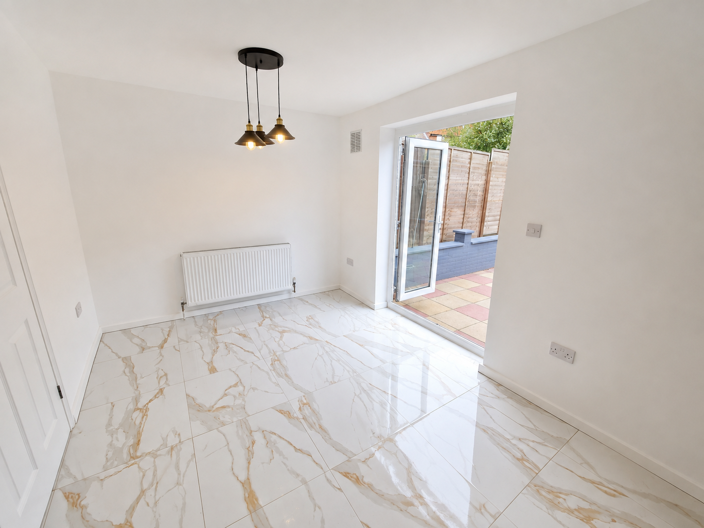 Flat Holyrood Crescent in St Albans