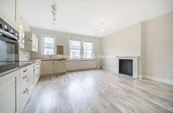 Flat Kingston Road in Greater London