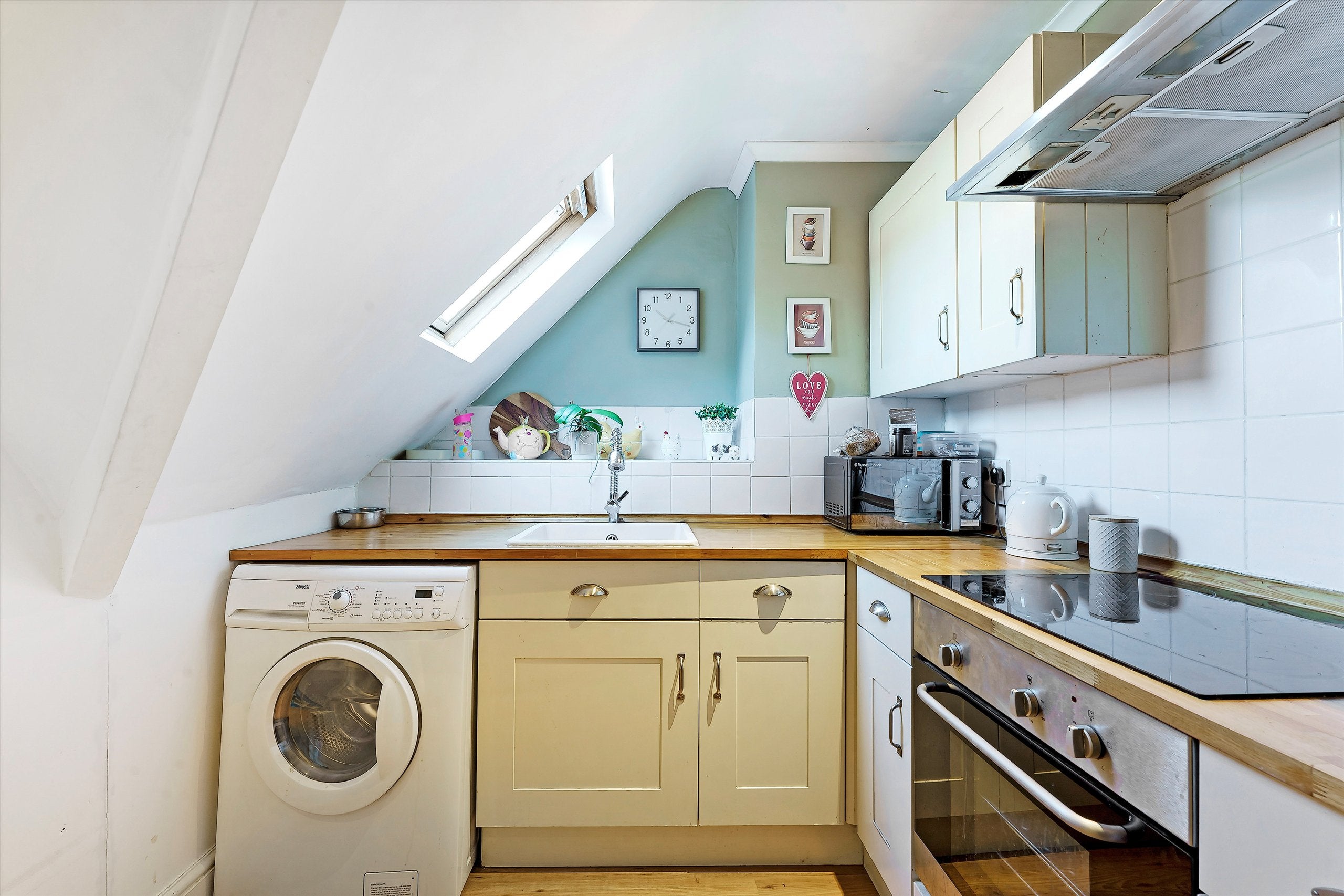 Flat Merton Road in Greater London