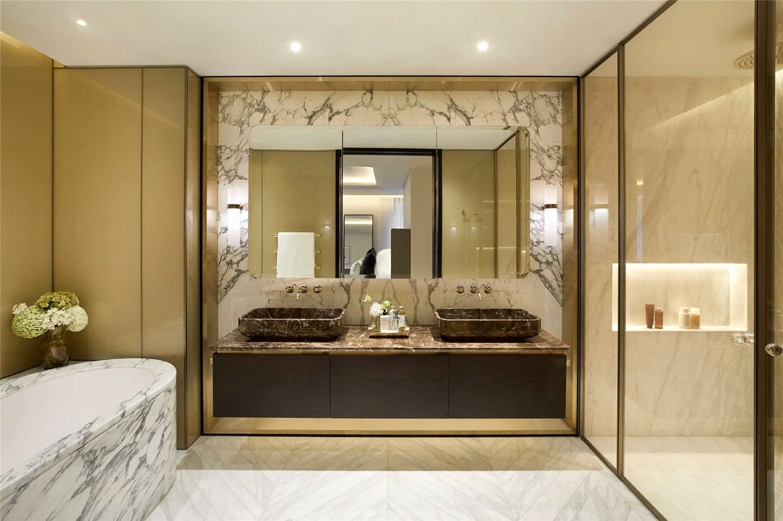 Flat Stanhope Gate in City of Westminster