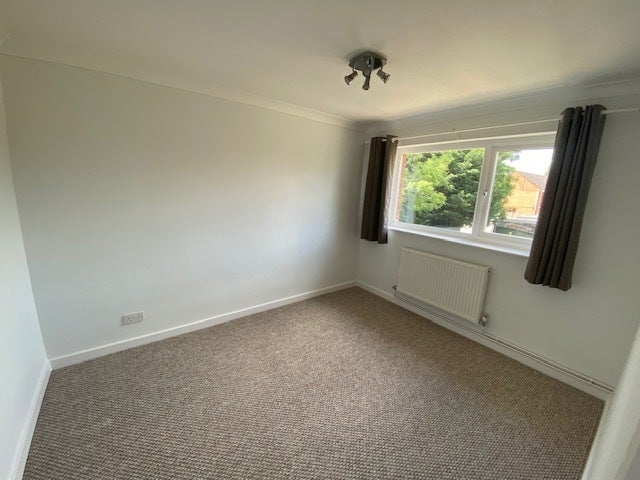 Flat Brampton Court in Maidenhead