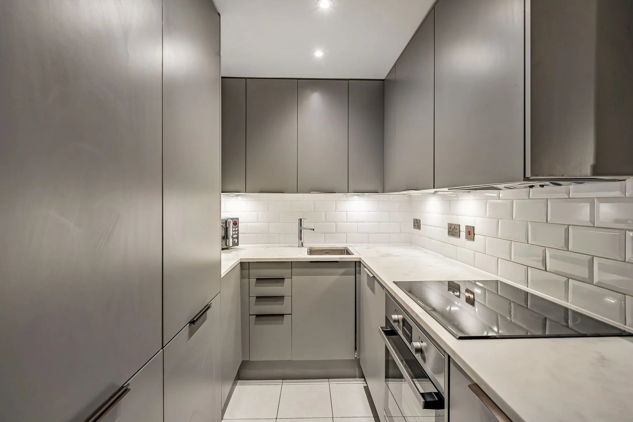 Flat Ashburnham Road in Greater London