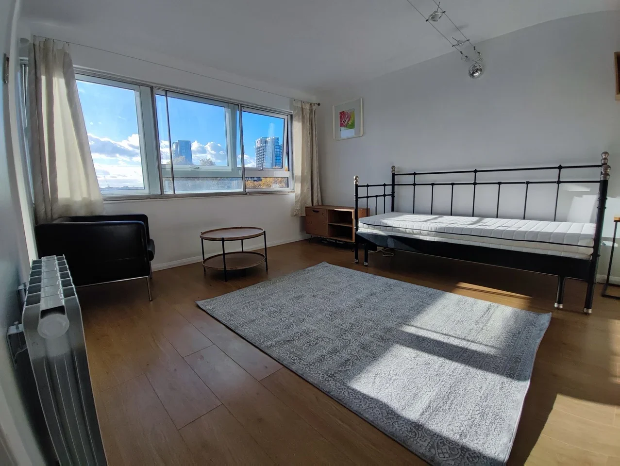 Flat Seven Sisters Road in Greater London
