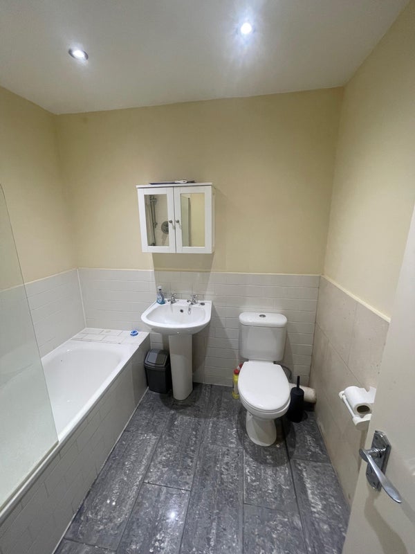 Room Rhoda Street in Greater London