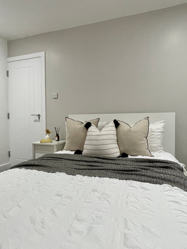 Room Ash Grove in Warrington