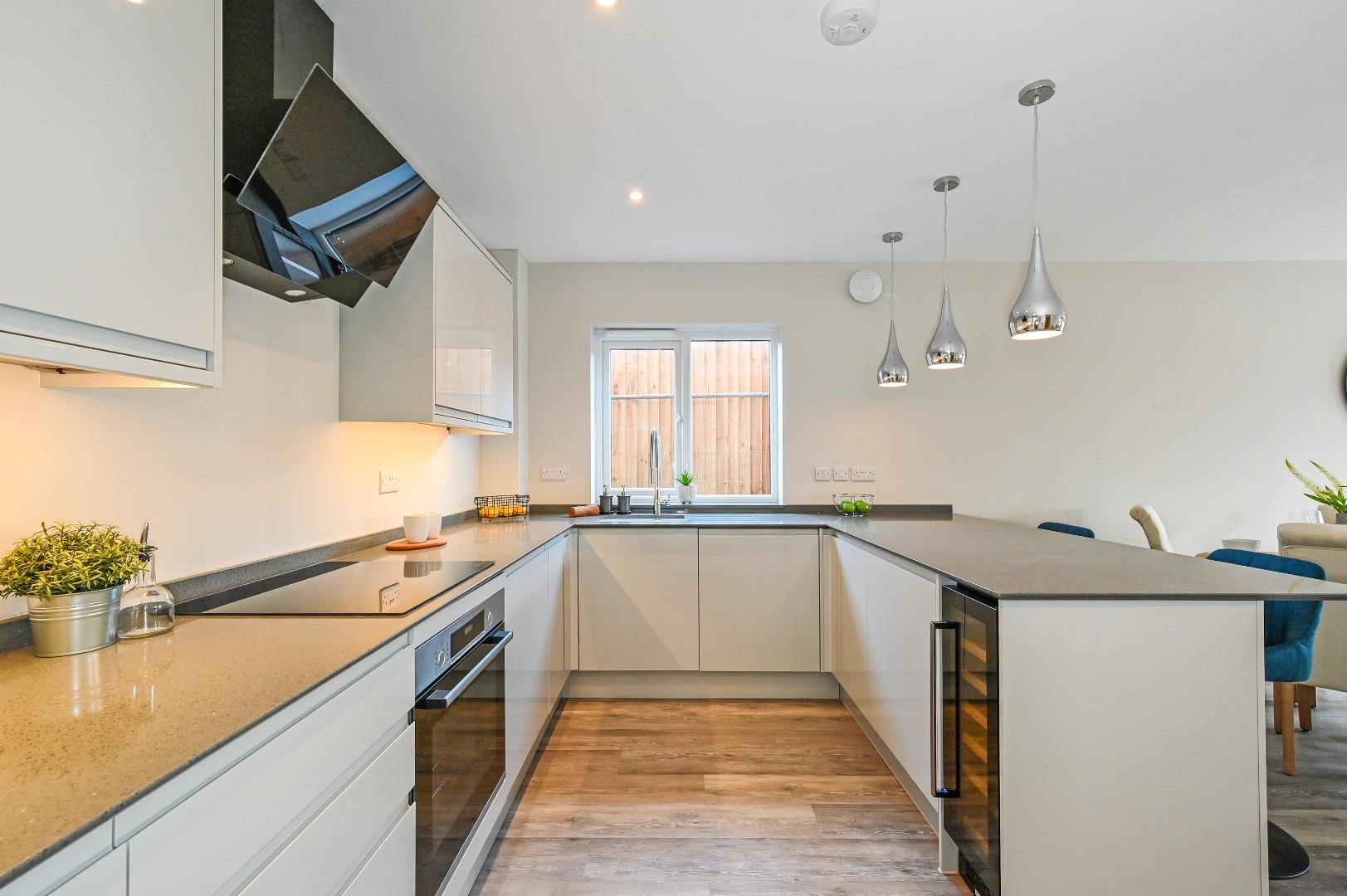Flat Salcombe Avenue in Portsmouth