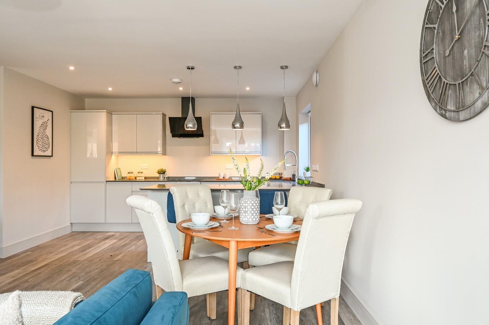 Flat Salcombe Avenue in Portsmouth