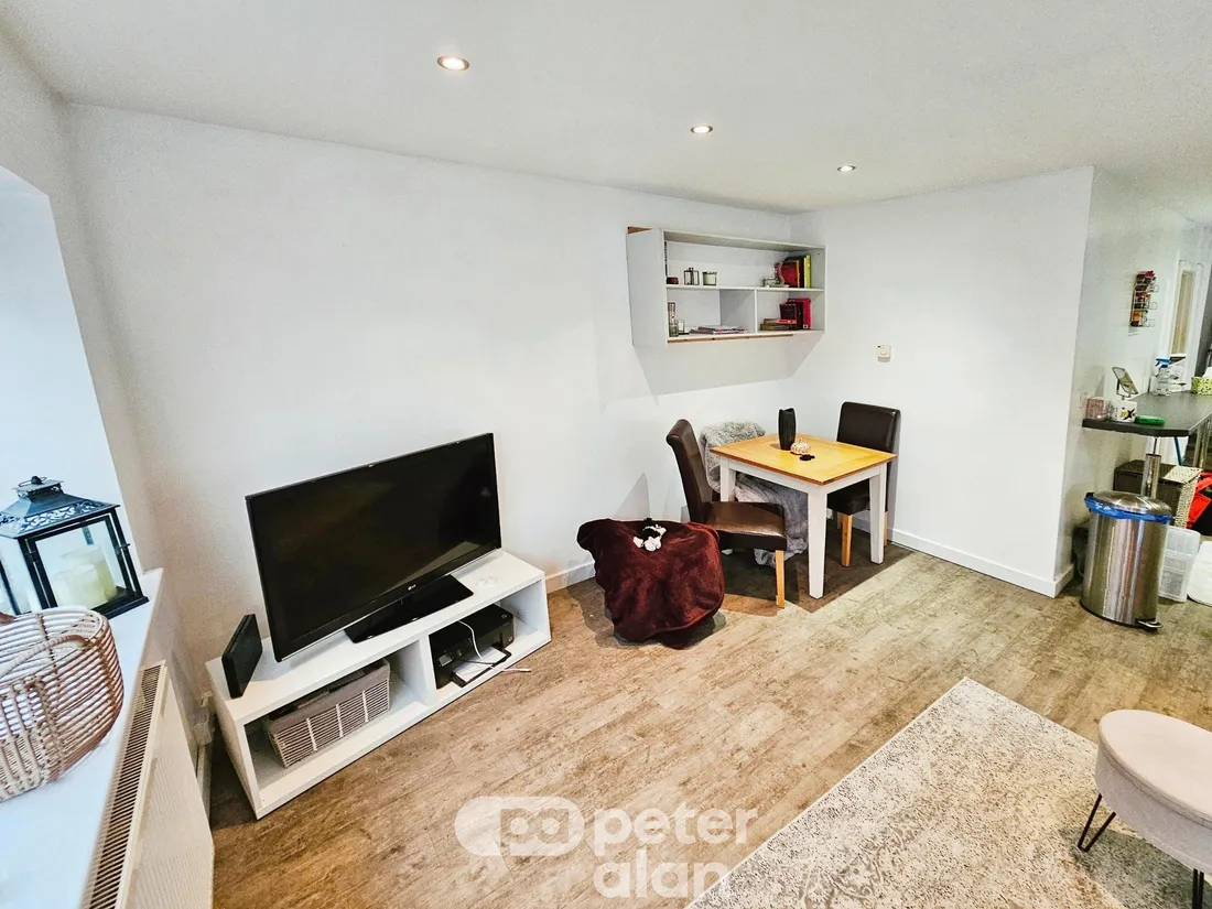 Flat Mary Street in Porthcawl