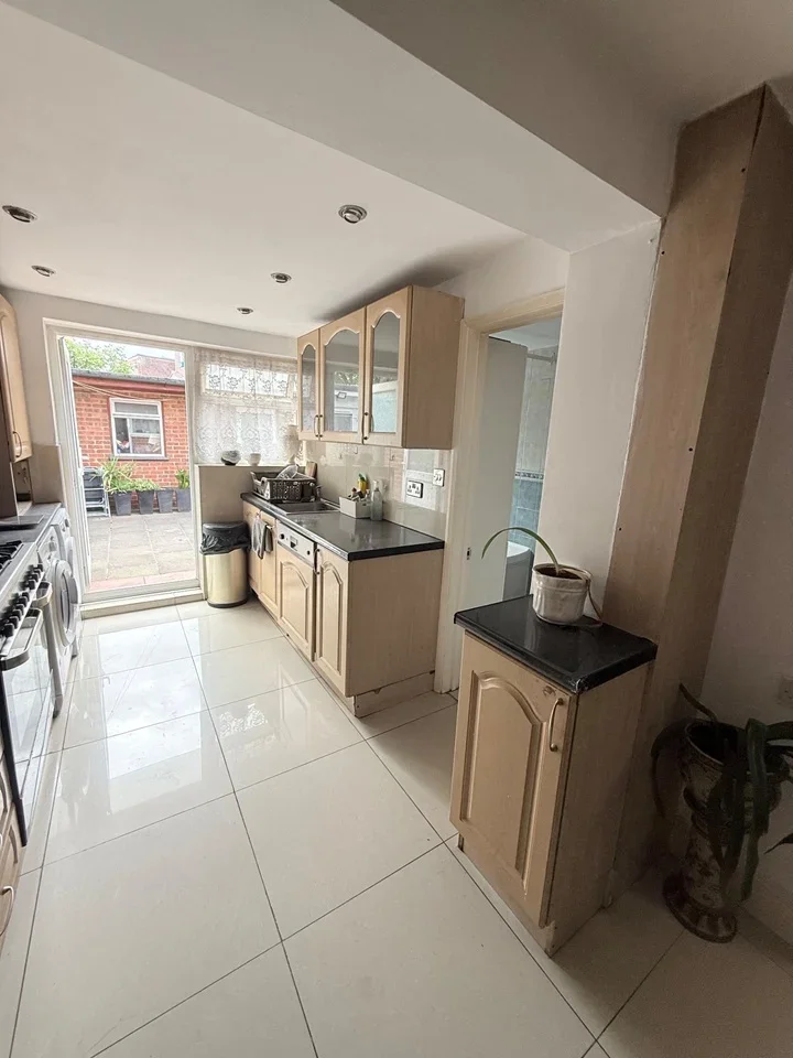 Room Lea Road in Greater London