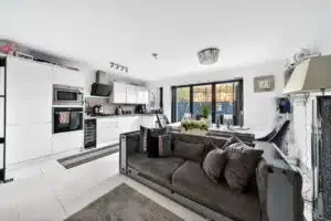 House Kensington Avenue in Greater London